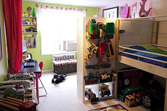 7 Practical Solutions To Organizing Your Kids Shared Room